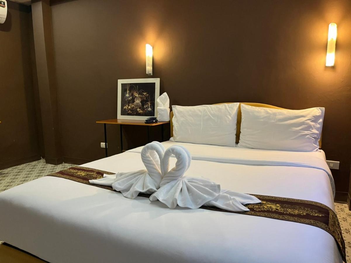 Cozy Rooms Asoke Banguecoque Exterior foto